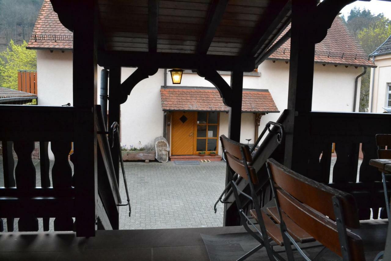 Pension - Gaestehaus Zum Pfaelzerwald Hinterweidenthal المظهر الخارجي الصورة